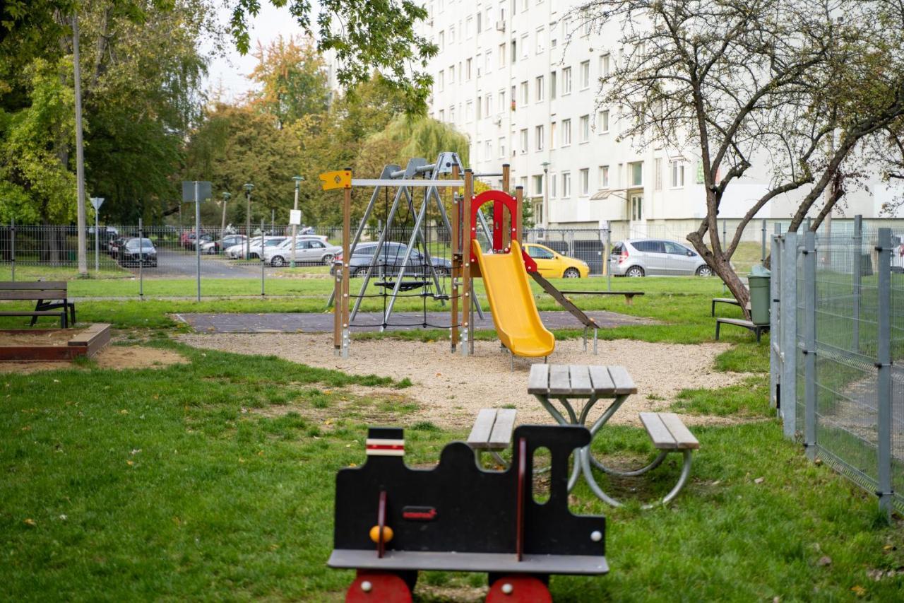 Comfort 14 -- Stylish City Apartment Netflix, Wi-Fi & Parking Miskolc Buitenkant foto